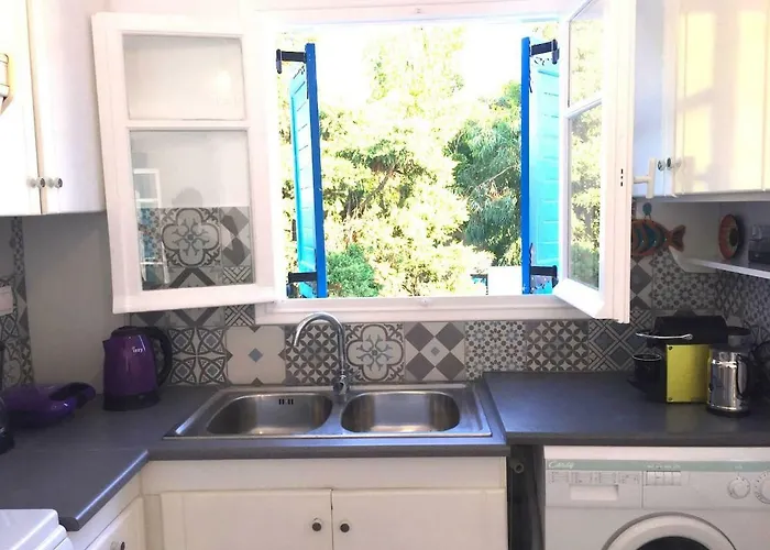 Cozy & Comfy With Sea View In Chora Апартаменты