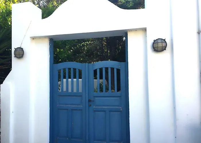 Cozy & Comfy With Sea View In Chora Апартаменты *